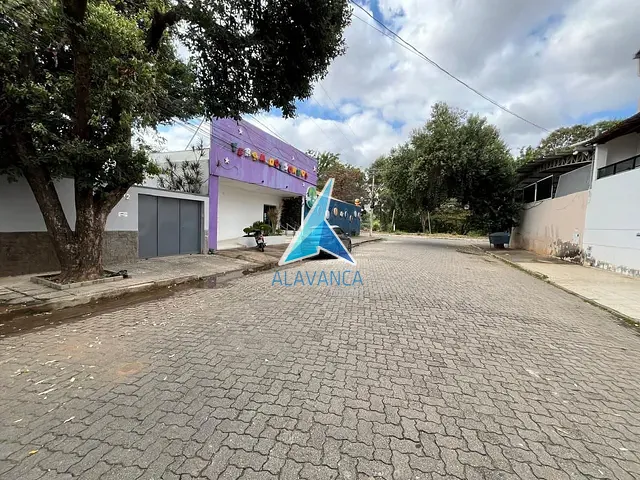 Casa com 392m² 5 quartos e 4 banheiros, à venda, no bairro São Pedro em Governador Valadares