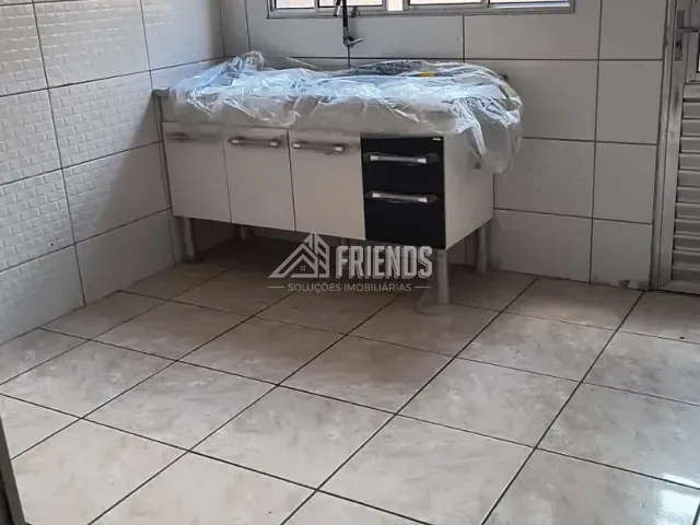 Casa com 90m² 2 quartos e 2 banheiros, para alugar, no bairro Vila Buenos Aires em São Paulo