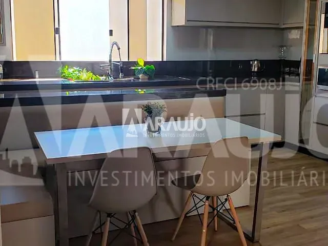 Casa com 780m² 5 quartos e 5 banheiros, à venda, no bairro São João em Itajaí