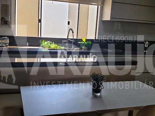 Casa com 780m² 5 quartos e 5 banheiros, à venda, no bairro São João em Itajaí