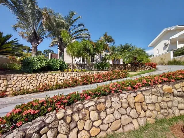 Casa com 1411m² 4 quartos e 7 banheiros, à venda ou para alugar, no bairro Pinheiro em Valinhos