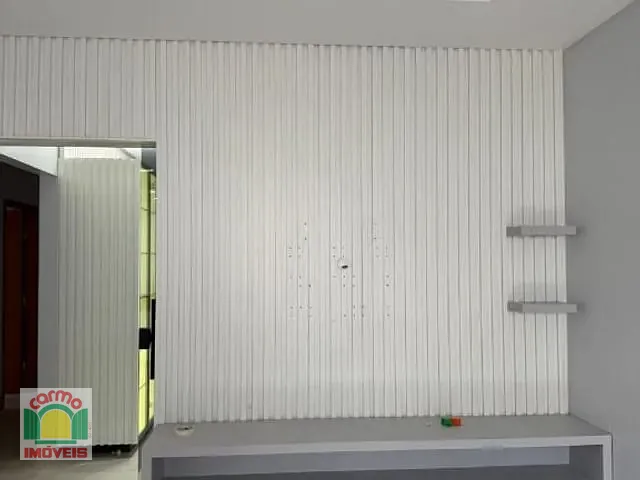 Casa com 300m² 3 quartos e 3 banheiros, à venda, no bairro Parque dos Pirineus em Anápolis