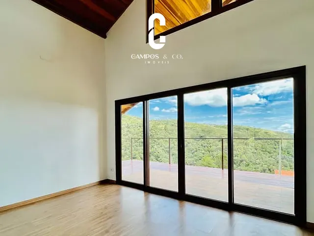 Casa com 1224m² 3 quartos e 4 banheiros, à venda, no bairro Passos da Mantiqueira em Campos Do Jordão