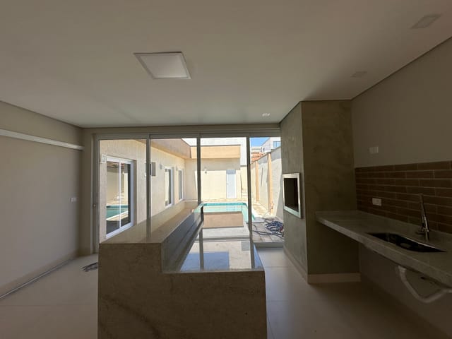 Casa com 260m² 3 quartos e 5 banheiros, à venda, no bairro Ondinhas em Piracicaba