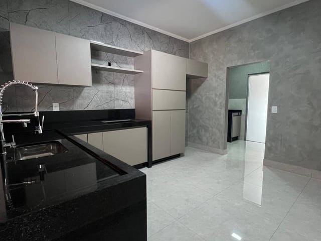 Casa com 250m² 3 quartos e 2 banheiros, à venda, no bairro Prolongamento Jardim Flórida em Franca