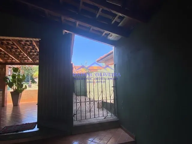 Casa com 525m² 3 quartos e 2 banheiros, à venda, no bairro CENTRO em Cambará