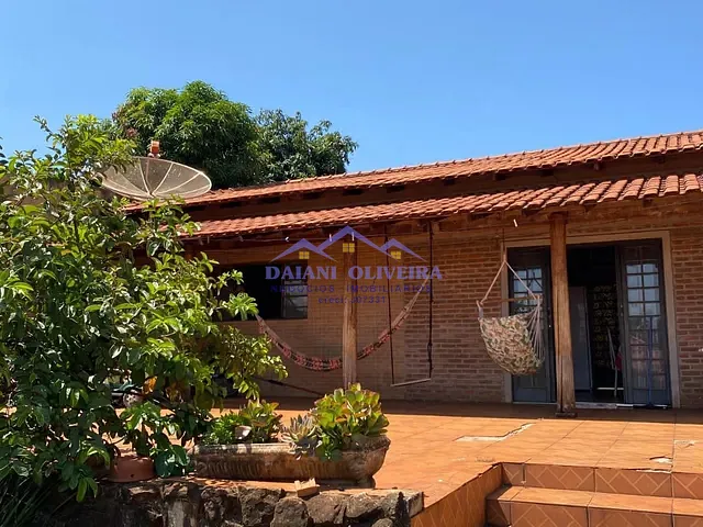 Casa com 525m² 3 quartos e 2 banheiros, à venda, no bairro CENTRO em Cambará
