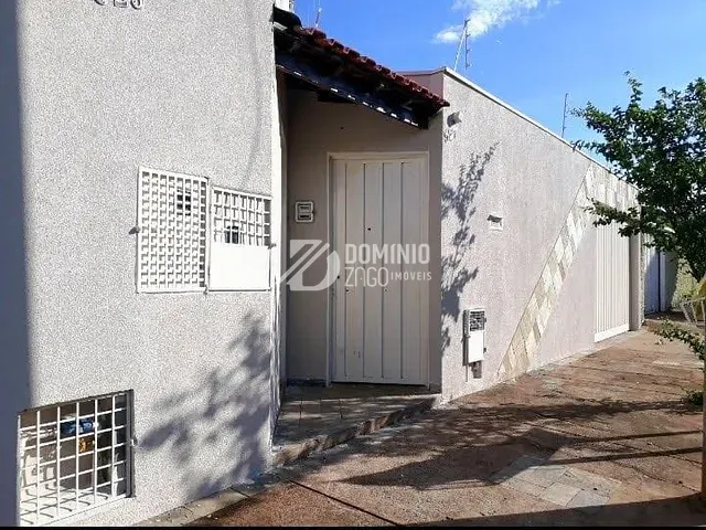 Casa com 480m² 5 quartos e 2 banheiros, à venda ou para alugar, no bairro Santa Maria em Uberaba