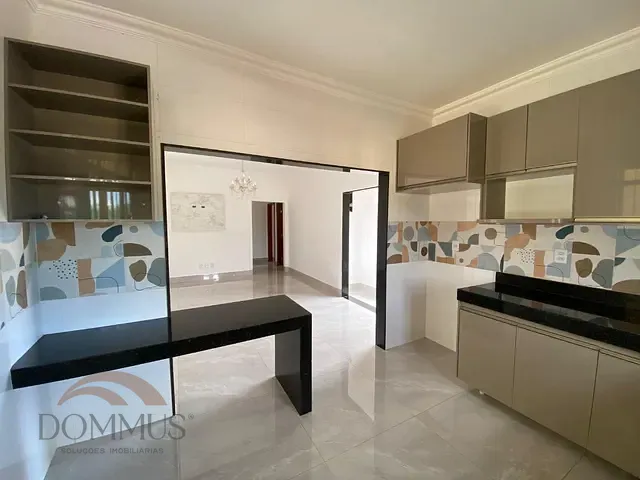 Casa com 267m² 4 quartos e 2 banheiros, à venda, no bairro Ideal em Ipatinga