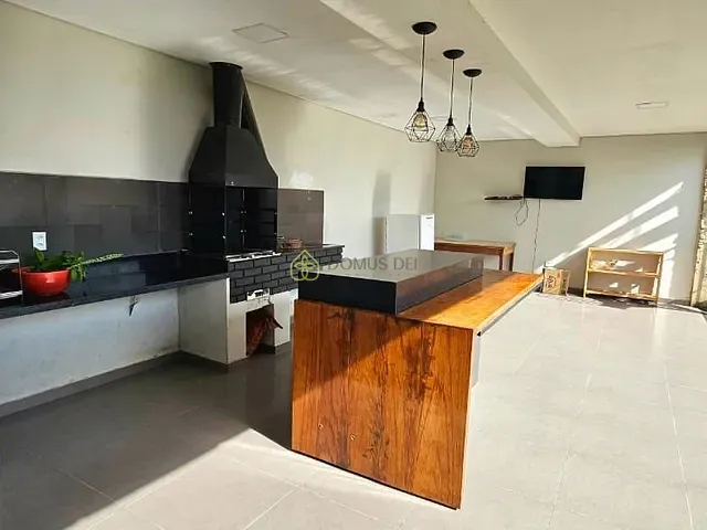 Casa com 240m² 3 quartos e 2 banheiros, à venda, no bairro Centro em Porto Real