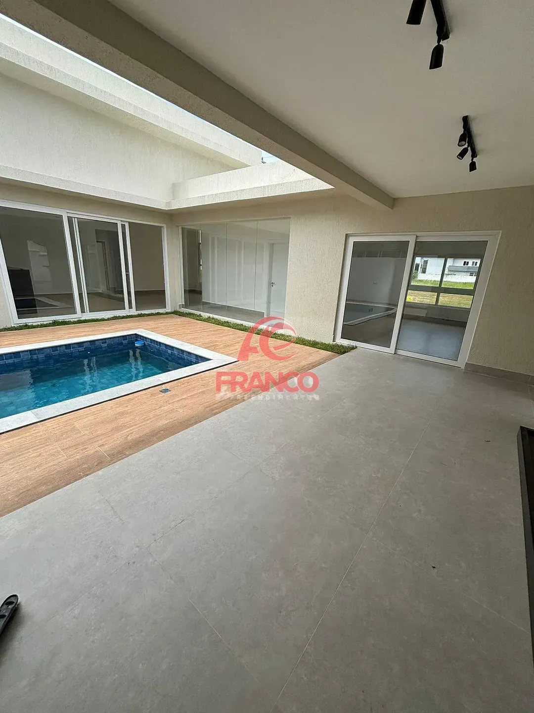 Casa, 3 quartos, 289 m² - Foto 27