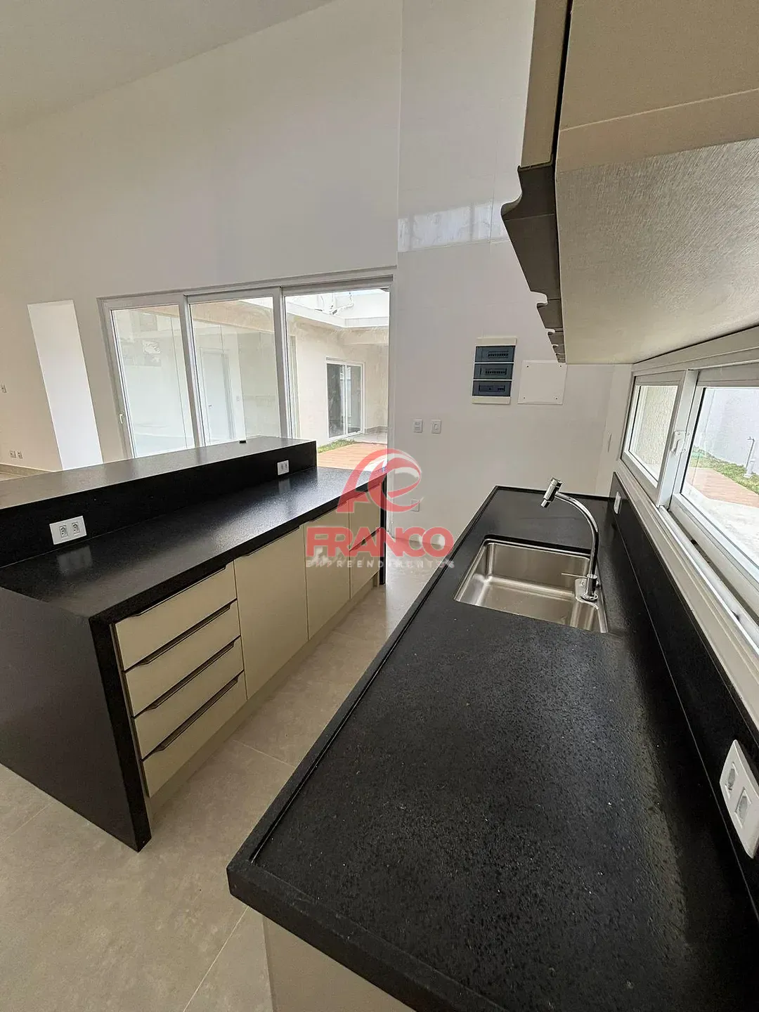 Casa, 3 quartos, 289 m² - Foto 38