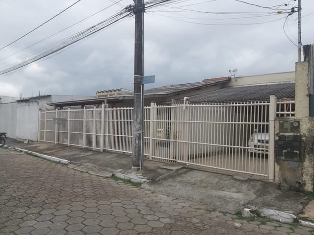 Casa com 300m² 4 quartos e 3 banheiros, à venda, no bairro BARRA DO RIO em Itajaí
