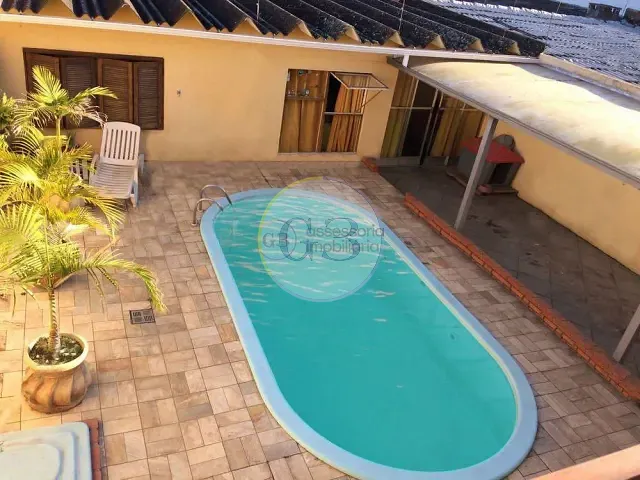 Casa 3 quartos e 4 banheiros, à venda, no bairro Areal em Pelotas