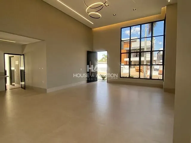 Casa com 375m² 3 quartos e 4 banheiros, à venda, no bairro Setor Morada do Lago em Trindade