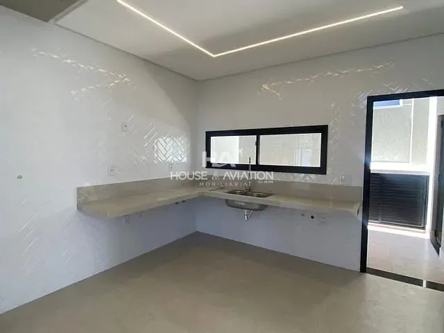Casa com 375m² 3 quartos e 4 banheiros, à venda, no bairro Setor Morada do Lago em Trindade
