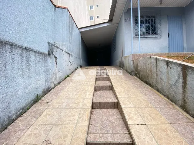 Casa com 230m² 2 quartos e 1 banheiro, à venda, no bairro Centro em Ponta Grossa