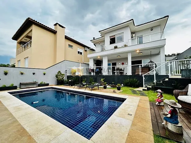 Casa com 410m² 4 quartos e 5 banheiros, à venda, no bairro Engordadouro em Jundiaí