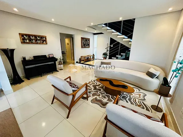 Casa com 410m² 4 quartos e 5 banheiros, à venda, no bairro Engordadouro em Jundiaí