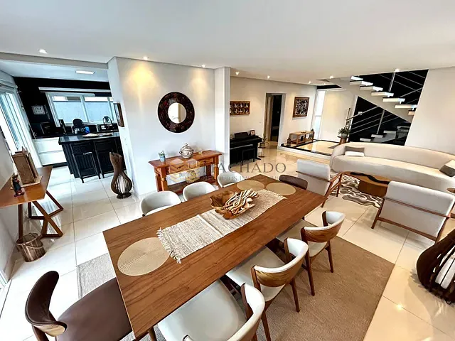 Casa com 410m² 4 quartos e 5 banheiros, à venda, no bairro Engordadouro em Jundiaí