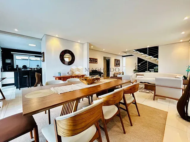 Casa com 410m² 4 quartos e 5 banheiros, à venda, no bairro Engordadouro em Jundiaí