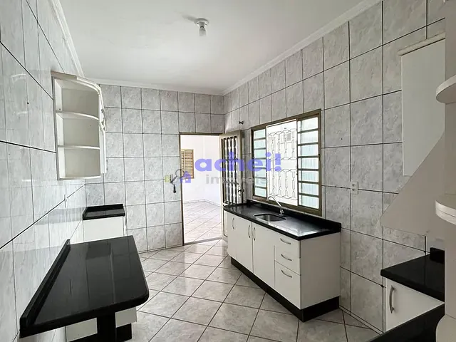 Casa 4 quartos e 3 banheiros, à venda, no bairro Vila Aurora I em Rondonópolis