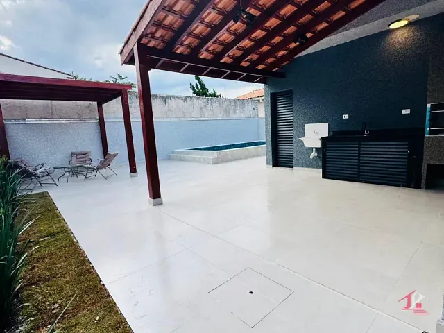Casa 3 quartos e 2 banheiros, à venda, no bairro Bopiranga em Itanhaém