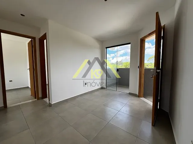 Casa 2 quartos e 1 banheiro, à venda, no bairro Embu em Colombo