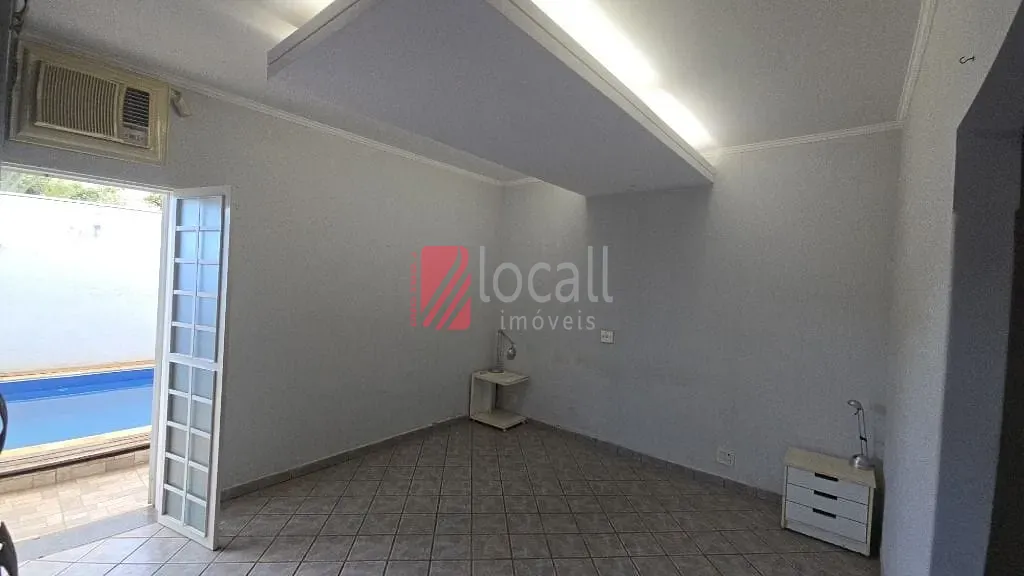 Casa com 3 quartos à venda, 300m² — foto 17 de 32