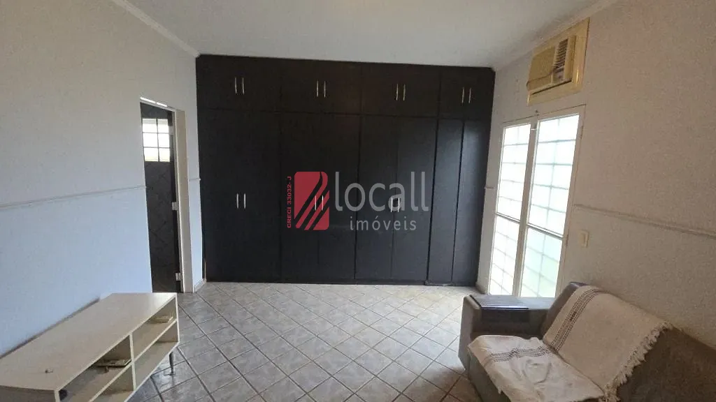Casa com 3 quartos à venda, 300m² — foto 10 de 32