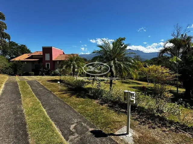 Casa 2 quartos e 2 banheiros, para alugar, no bairro Jardim Martinelli (Penedo) em Itatiaia
