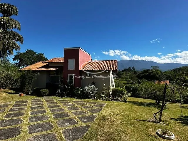 Casa 2 quartos e 2 banheiros, para alugar, no bairro Jardim Martinelli (Penedo) em Itatiaia