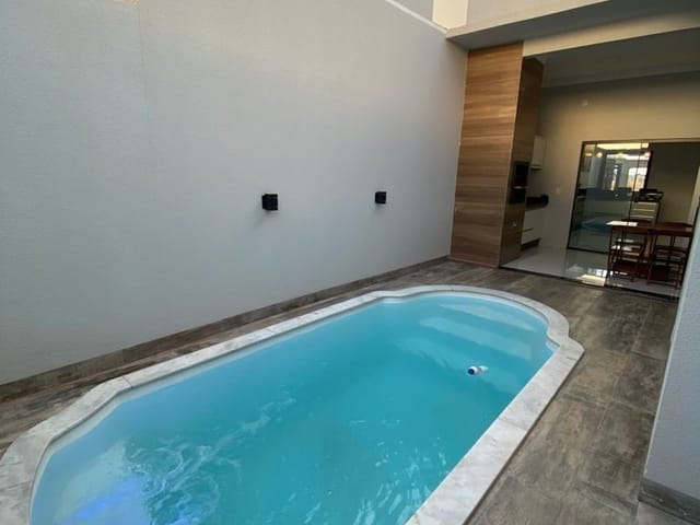 Casa com 180m² 3 quartos e 1 banheiro, à venda, no bairro Residencial Deville em Sinop