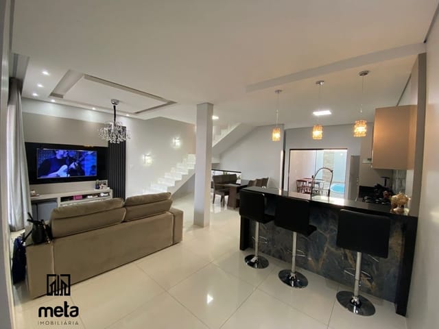 Casa com 180m² 3 quartos e 1 banheiro, à venda, no bairro Residencial Deville em Sinop