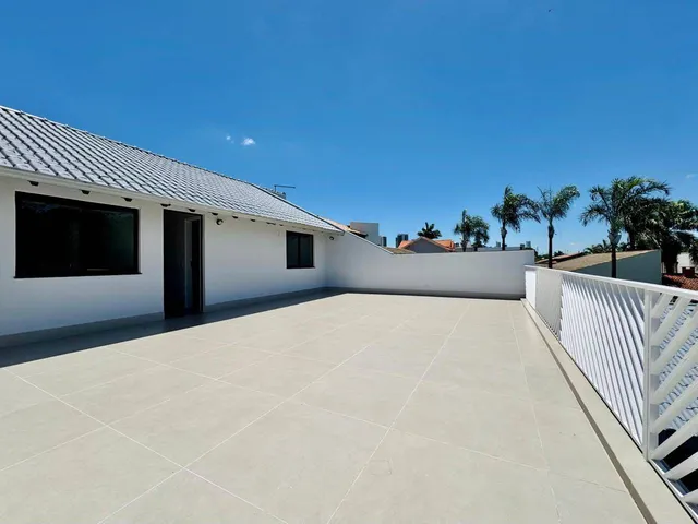 Casa com 500m² 6 quartos e 6 banheiros, à venda, no bairro Mediterrâneo em Londrina