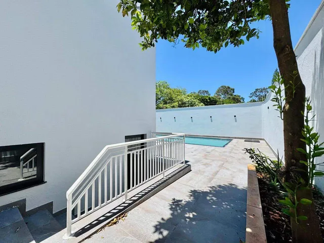 Casa com 500m² 6 quartos e 6 banheiros, à venda, no bairro Mediterrâneo em Londrina