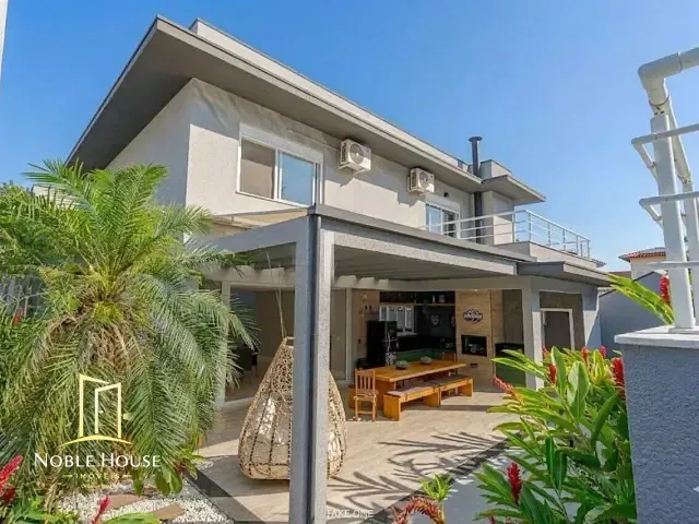 Casa com 600m² 4 quartos e 5 banheiros, à venda, no bairro Centro em Vinhedo