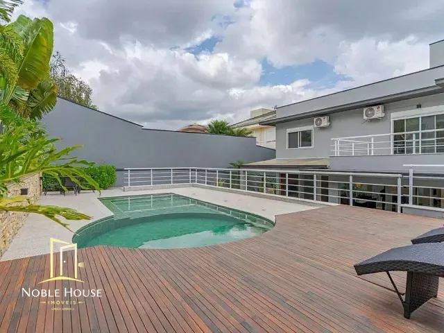 Casa com 600m² 4 quartos e 5 banheiros, à venda, no bairro Centro em Vinhedo