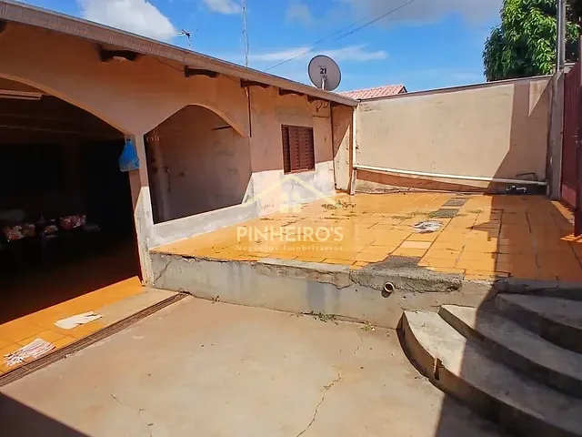 Casa 2 quartos e 1 banheiro, à venda, no bairro Jardim Alvorada em Cambé