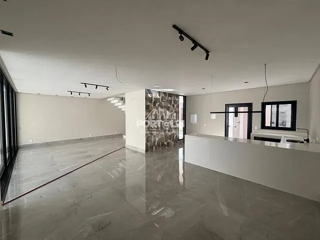 Casa 3 quartos e 5 banheiros, à venda, no bairro Fernando Idalino em Petrolina
