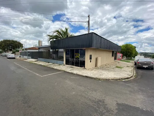 Casa com 515m² 3 quartos e 1 banheiro, à venda, no bairro Batel em Guarapuava