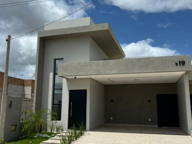 Casa com 160m² 3 quartos e 2 banheiros, à venda, no bairro Canafístula em Arapiraca