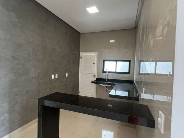 Casa com 160m² 3 quartos e 2 banheiros, à venda, no bairro Canafístula em Arapiraca