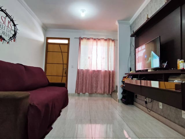 Casa 2 quartos e 3 banheiros, à venda, no bairro Bom Jesus em Contagem