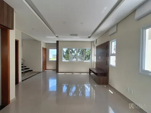 Casa 4 quartos e 4 banheiros, para alugar, no bairro Condomínio Residencial Jaguary em São José dos Campos