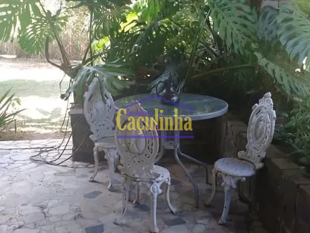 Casa com 2m² 7 quartos e 3 banheiros, à venda, no bairro José Barros em Vassouras