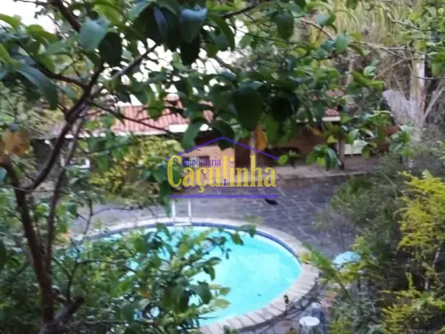 Casa com 2m² 7 quartos e 3 banheiros, à venda, no bairro José Barros em Vassouras