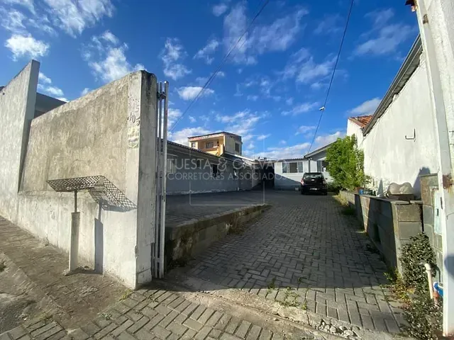 Casa com 200m² 6 quartos e 6 banheiros, à venda, no bairro Pinheirinho em Curitiba