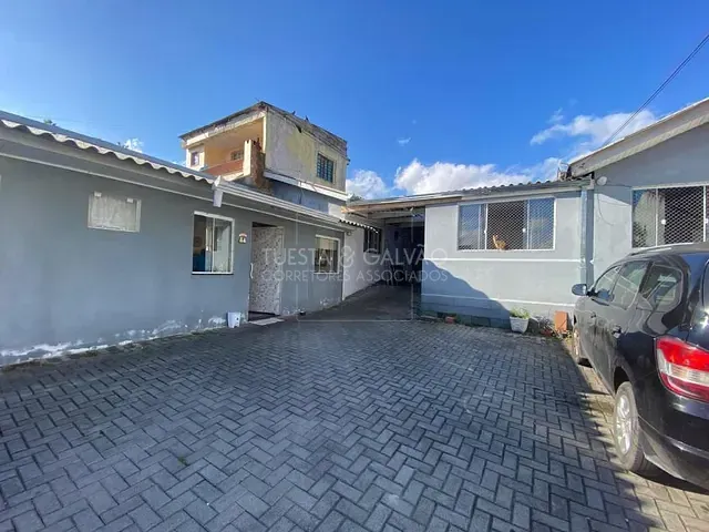 Casa com 200m² 6 quartos e 6 banheiros, à venda, no bairro Pinheirinho em Curitiba