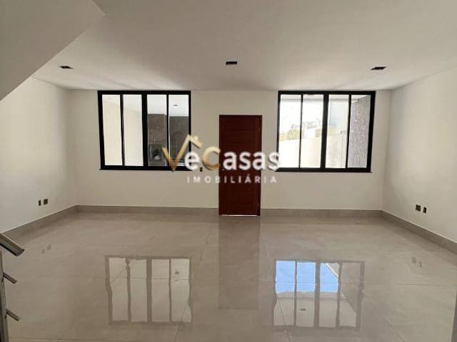 Casa com 145m² 3 quartos e 4 banheiros, à venda, no bairro Ouro Verde em Rio das Ostras